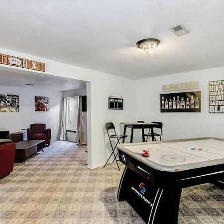 Wow! Spacious Retreat & Amazing Yard 2400+4Bd/3Bth Wichita Dış mekan fotoğraf